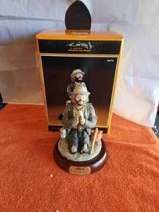 lot 48 image: Vintage Collectible Emmett Kelly Jr. Figurine - signed - Amen - 131 of 12000 - with box - (U)