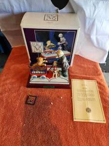 lot 52 image: Vintage Collectible Emmett Kelly Jr. Figurine - signed - Little Parade - with box - (W)