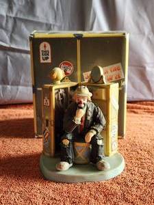 lot 84 image: Vintage Collectible Emmett Kelly Jr. Figurine - with box - (M13)