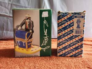 lot 86 image: Lot of 2 Vintage Collectible Emmett Kelly Jr. Figurine - with box - (N14)