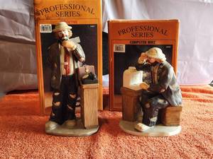 lot 94 image: Lot of 2 Vintage Collectible Emmett Kelly Jr. Figurine - with box - (R18)