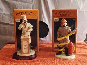 lot 104 image: Lot of 2 Vintage Collectible Emmett Kelly Jr. Figurine - with box - (W23)