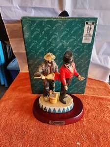 lot 62 image: Vintage Collectible Emmett Kelly Jr. Figurine - The Ringmaster - signed - with box - (B2)