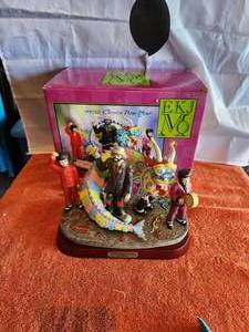 lot 66 image: Vintage Collectible Emmett Kelly Jr. Figurine - Chinese New Year - signed - with box - (D4)