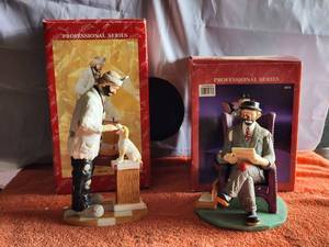 lot 112 image: Lot of 2 Vintage Collectible Emmett Kelly Jr. Figurine - with box - (b)