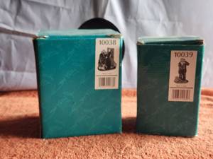 lot 126 image: Lot of 2 Vintage Collectible Emmett Kelly Jr. Figurine - with box - (i)