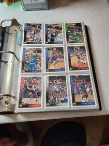 lot 169 image: Selection of 1993 Upper Deck Basketball cards-set - 250 cards in plastic sleeves in binder