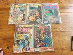 lot 33 image: Vintage lot of 5 - Charlton Comics - Space 1999, Space War, & Space Adventures - vintage selection of years
