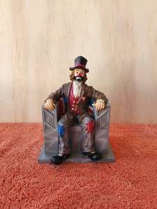 lot 129 image: Vintage collectible Emmett Kelly Jr. clown figurine with box