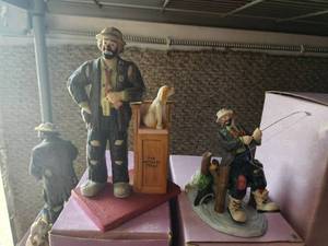 lot 125 image: Selection of 2 vintage Emmet Kelly Jr. clown figurines - no box