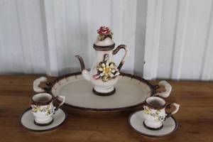 lot 12 image: vintage Italian Capodimonte porcelain tea set,