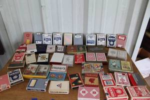 lot 33 image: collection of vintage playing cards