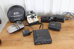 lot 44 image: collection of vintage electronics, primarily cameras and a portable music player and more see pictures for details