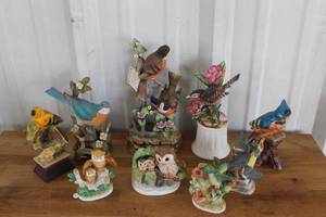 lot 46 image: collection of vintage decorative bird figurines