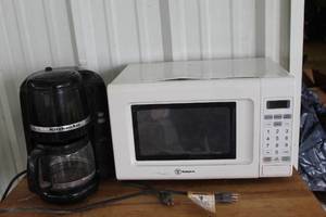 lot 75 image: Microwave and coffee pot