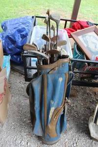 lot 101 image: vintage set of golf clubs  see pictures took pictures of all