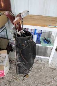 lot 122 image: vintage set of golf clubs  see pictures took pictures of all