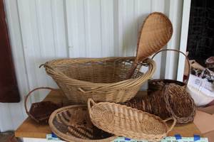 lot 142 image: Collection of baskets and more see pictures for details