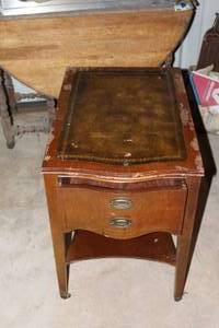 lot 358 image: vintage mahogany two-drawer end table with a leather top needs some TLC