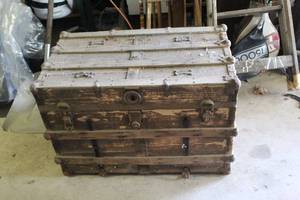 lot 442 image: vintage flat top steamer trunk with metal straps and corner reinforcements
