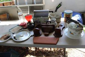 lot 453 image: A mix of left over things see pictures for details