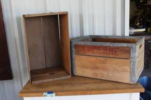 lot 461 image: Wood crates
