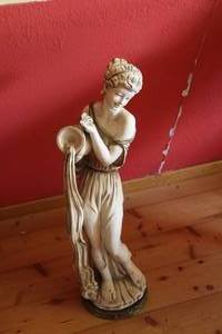 lot 502 image: vintage chalkware statue