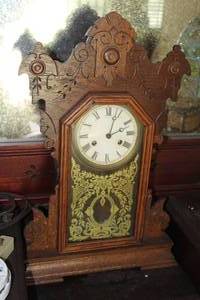 lot 524 image: Gingerbread-style kitchen clock