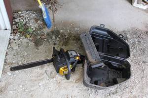 lot 534 image: McCulloch MAC 3200 gas-powered chainsaw
