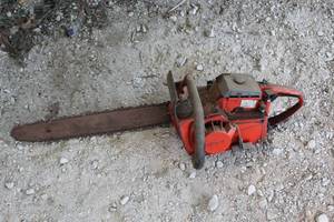 lot 535 image: Craftsman chainsaw