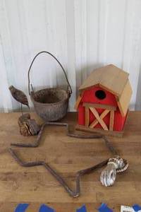 lot 563 image: rustic home decor items see pictures for details
