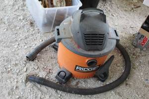 lot 569 image: wetdry shop vacuum