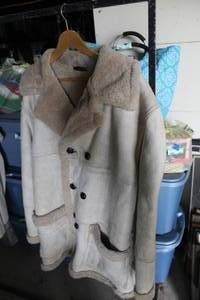 lot 571 image: Ladys jacket made in England looks to be a large