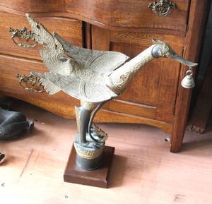 lot 618 image: vintage Thai bronze Hamsa bird sculpture