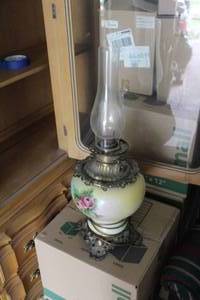 lot 626 image: Victorian-style oil lamp been converted into a table lamp