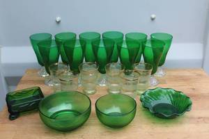 lot 637 image: forest green glass goblets and bowls
