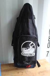 lot 680 image: diving gear and  bag