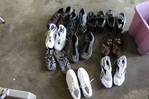 lot 693 image: Mixed lot of shoes sizes 9 12 to 10