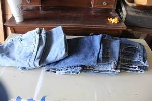 lot 698 image: Jeans 46x32