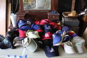lot 699 image: Large collection of hats