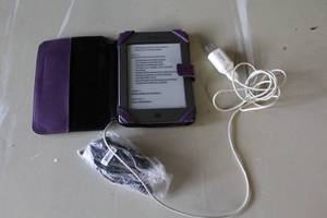 lot 709 image: Amazon Kindle