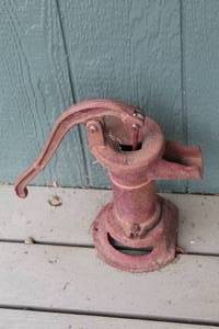 lot 726 image: vintage cast iron hand water well pump