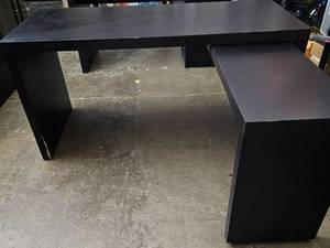 lot 213 image: Black Wooden L Shaped Desk