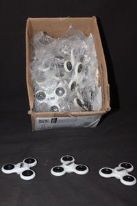 lot 36 image: Large quantity of promotional Fidget Spinners