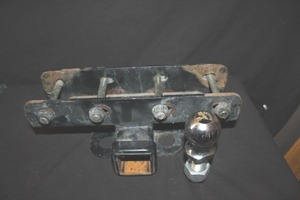 lot 115 image: Trailer hitch, and 2-inch ball hitch