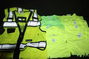 lot 122 image: Dewalt class 2 heavy duty surveyor vest and several high visibility shirts branded