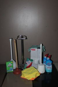 lot 171 image: Bathroom items as shown