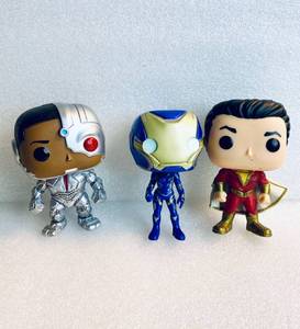 lot 87 image: Lot Of 3 - MarvelDC Approx. 4 Funko Pops - In Condition As Shown