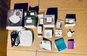 lot 108 image: SmartThings Hub Home Security Set Up Kit, White - In Condition As Shown - (READ)