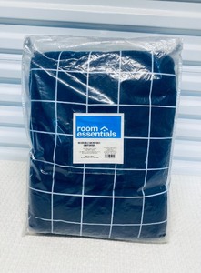 lot 201 image: Room Essentials Twin Size Reversible Microfiber Comforter - In Condition As Shown